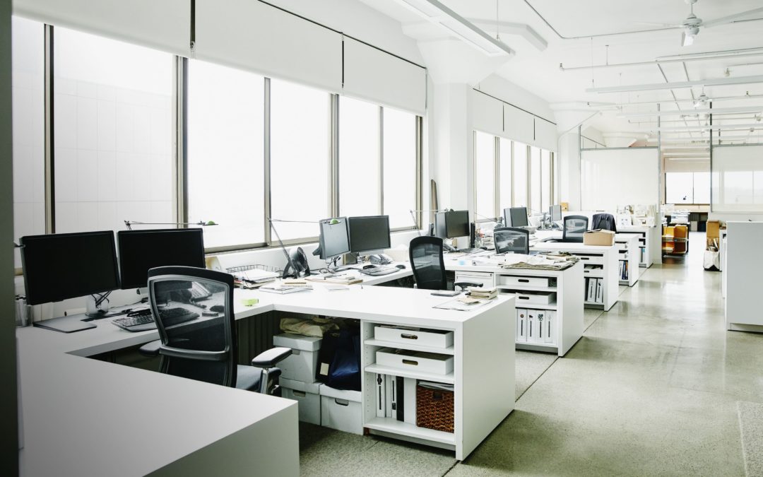 ey-workstations-in-empty-office